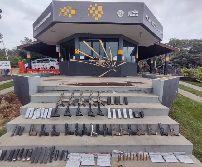 INTERIOR: CASAL É PRESO POR TRÁFICO DE ARMAS EM RODOVIA, OCORRÊNCIA FOI REGISTRADA NA PF EM MARÍLIA