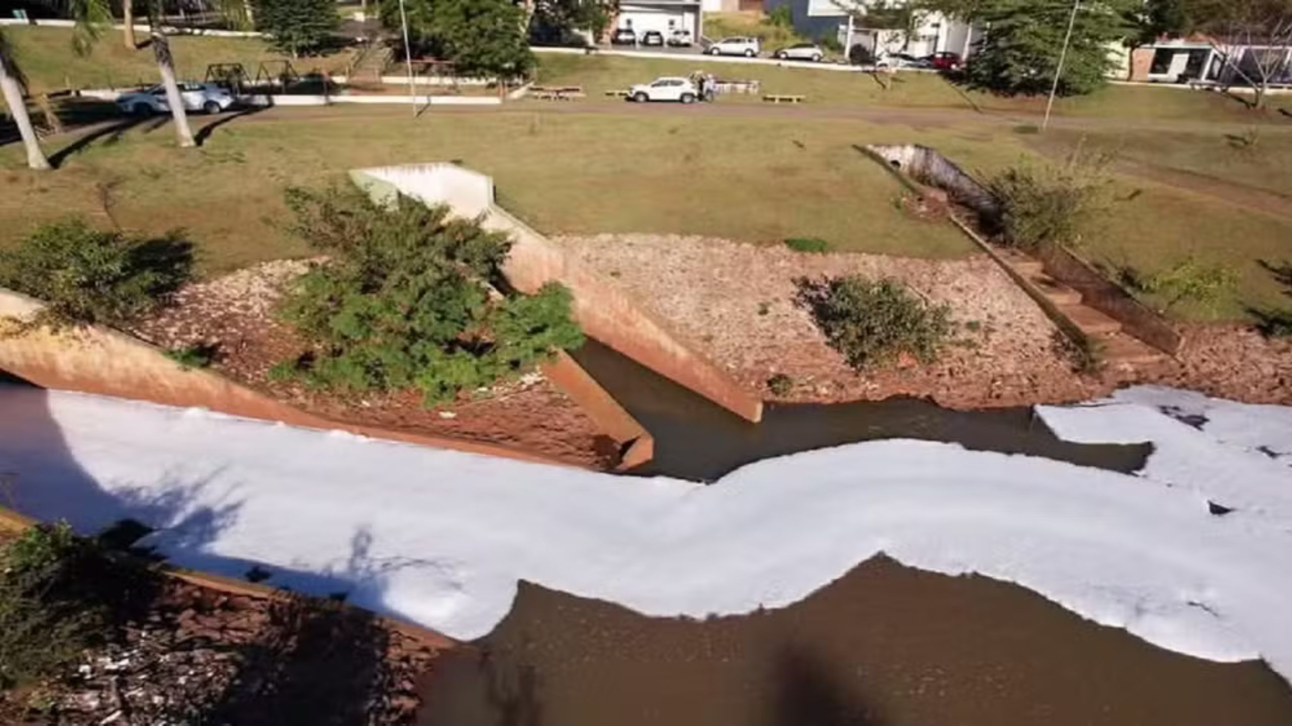 O LAGO QUE ERA LAZER DAS FAMÍLIAS HOJE PEDE SOCORRO: O QUE ESTÁ ACONTECENDO COM O LAGO DO SILVÉRIO?