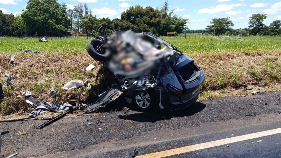 ACIDENTE GRAVE NA BR-153 TERMINA COM MORTE DE MOTORISTA DE MARÍLIA