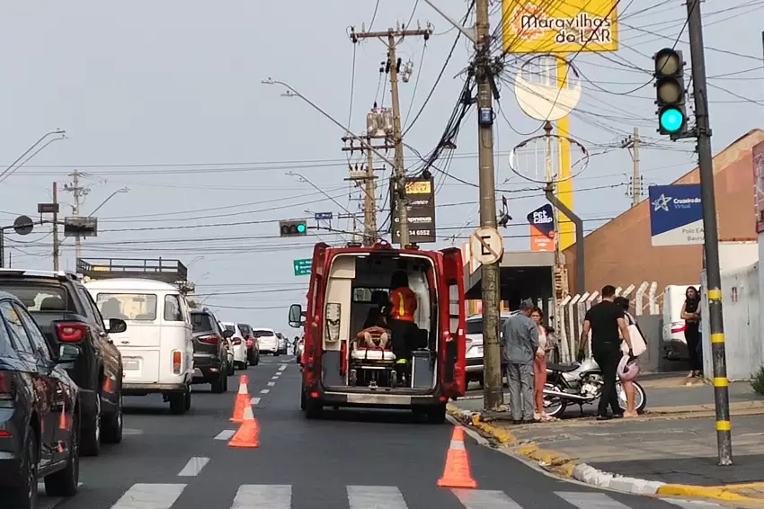 TRÂNSITO VIOLENTO: BAURU: MANHÃ DE SEXTA REGISTRA TRÊS ACIDENTES DE MOTO COM VÍTIMAS.