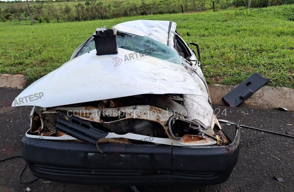 TRAGÉDIA EM BAURU: CARRO CAPOTA E UMA PESSOA MORRE NA RODOVIA MARECHAL RONDON