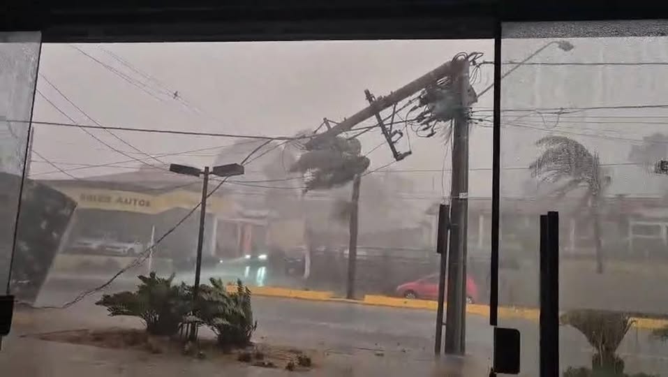VENTO DE 100 KM/H DEVASTA BOTUCATU E FORÇA DECRETO DE CALAMIDADE PÚBLICA