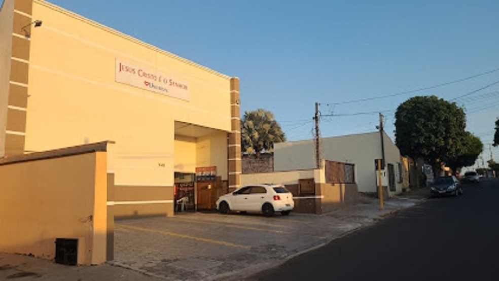 ​FIEIS DETÊM JOVEM QUE FURTOU CARTEIRAS DURANTE ORAÇÃO NO ESCURO EM IGREJA DE BAURU