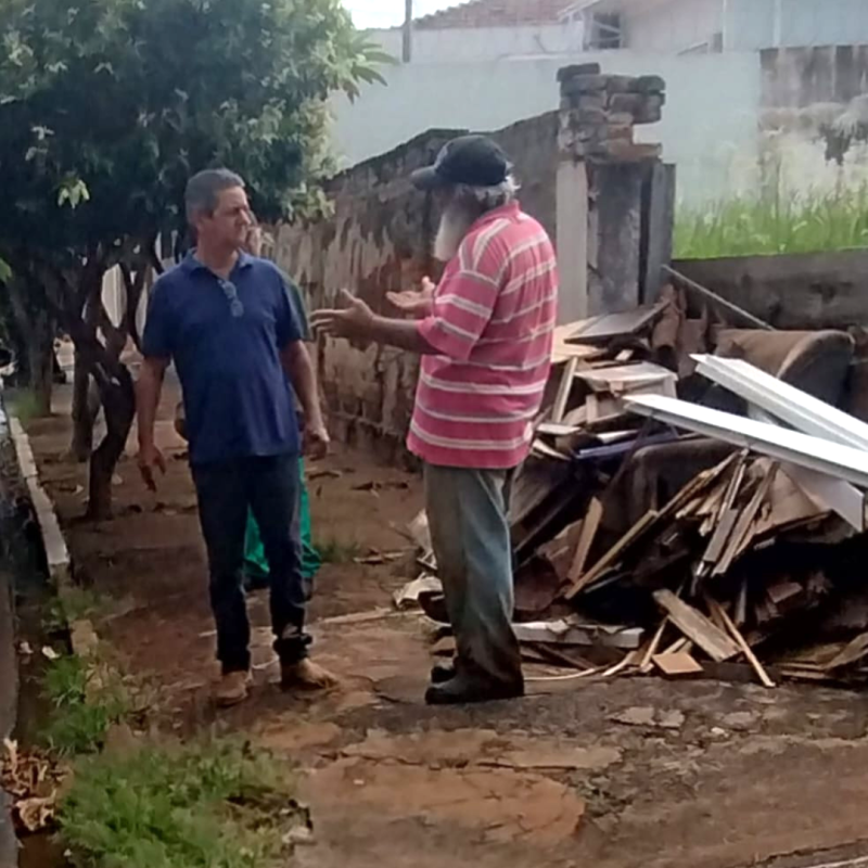 BARIRI: INFRAESTRUTURA FAZ OPERAÇÃO PARA RECOLHER OBJETOS DESCARTADOS EM ESPAÇOS PÚBLICOS.