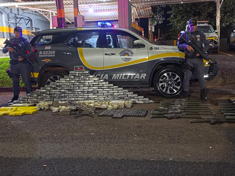 ARSENAL DE GUERRA E MEGAAPREENSÃO DE DROGAS EM OURINHOS! PERSEGUIÇÃO TERMINA COM FUZIS, ENTORPECENTES E PRISÃO EM OPERAÇÃO POLICIAL NO INTERIOR DE SP