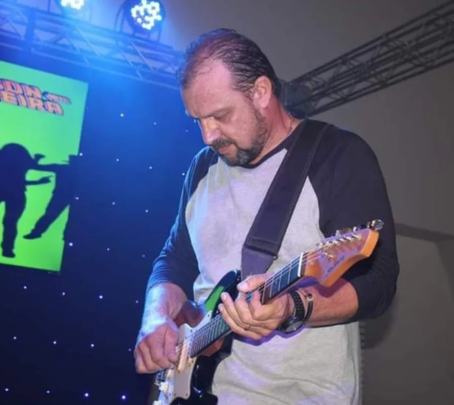 JAÚ: MÚSICO MORRE APÓS BATER MOTO EM TRASEIRA DE CAMINHÃO