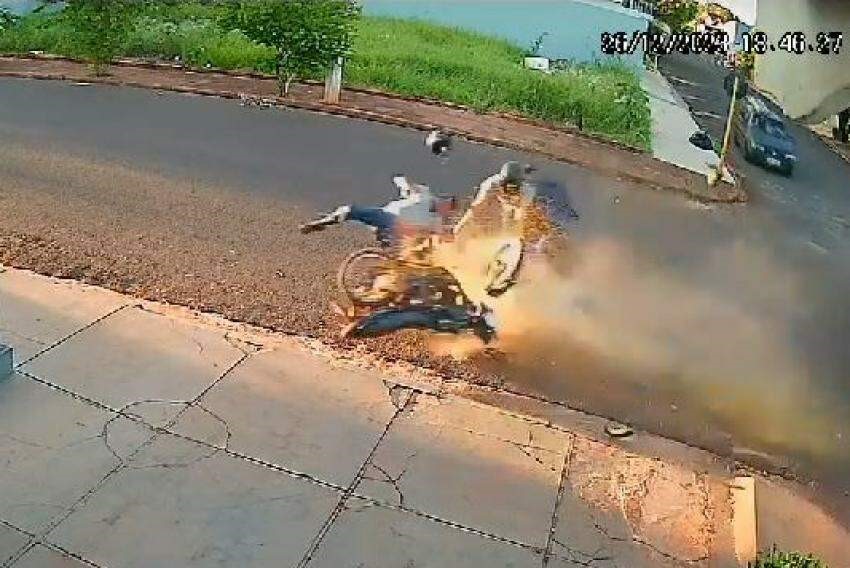 PEDERNEIRAS: HOMEM MORRE APÓS BATIDA VIOLENTA ENTRE MOTOS EM CRUZAMENTO
