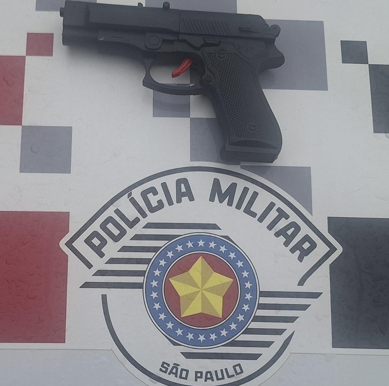 TENSÃO EM OCORRÊNCIA: AMEAÇAS CONTRA BOMBEIROS TERMINAM COM HOMEM DETIDO EM JAÚ