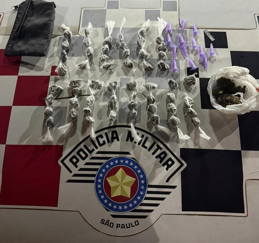 ​POLÍCIA MILITAR PRENDE TRÊS INDIVÍDUOS  POR TRÁFICO DE DROGAS EM JAÚ