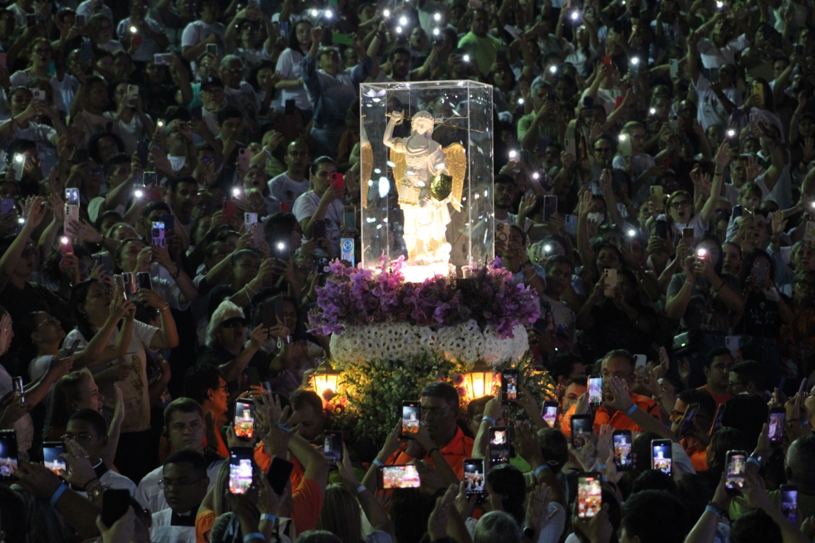 INSTITUTO HESED LEVA A IMAGEM PEREGRINA DE SÃO MIGUEL ARCANJO À DIOCESE DE JAÚ