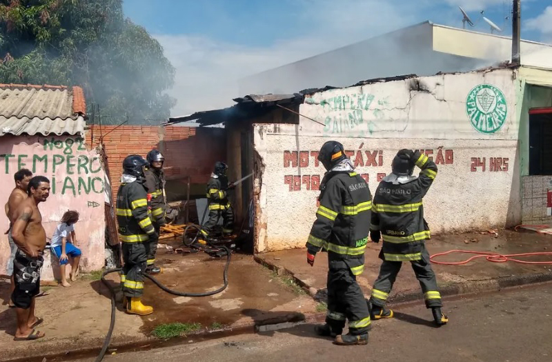 IBITINGA: HOMEM MORRE CARBONIZADO APÓS INCÊNDIO ATINGIR CASA
