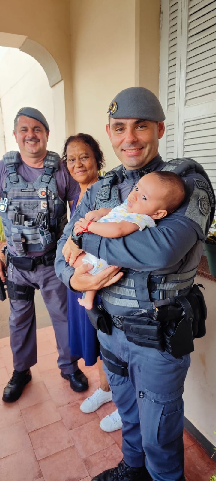 ATUAÇÃO DA PM SALVA BEBÊ DE TRÊS MESES EM JAÚ