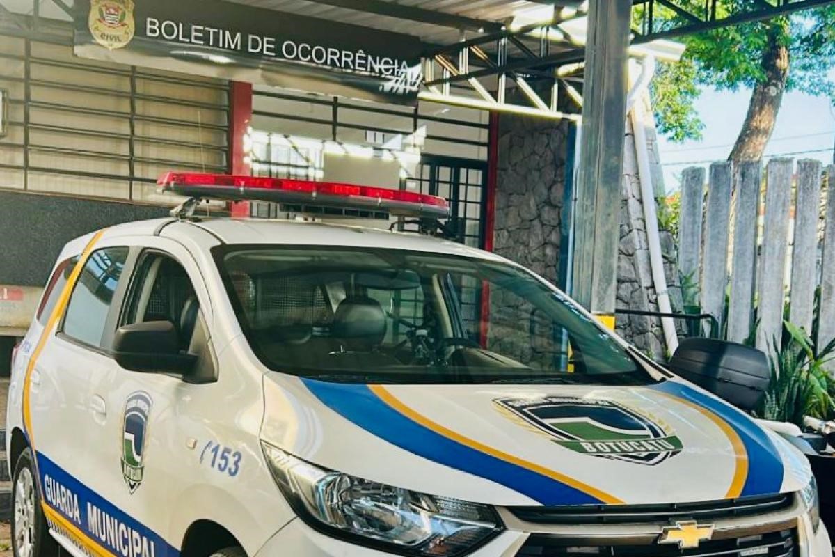 MULHER É DETIDA APÓS DEIXAR FILHOS SOZINHOS EM CASA EM BOTUCATU