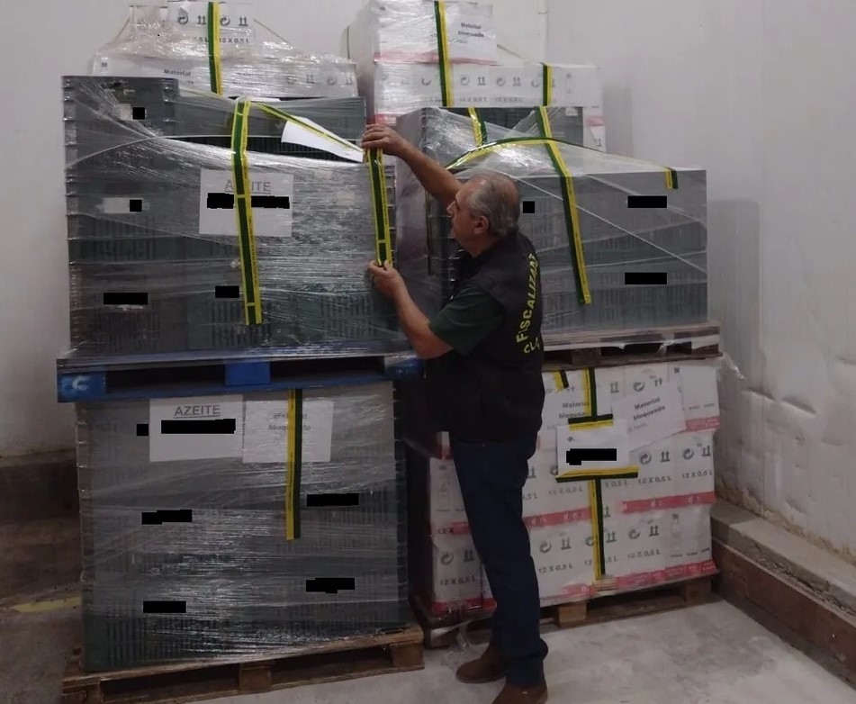 INTERIOR: MINISTÉRIO DA AGRICULTURA APREENDE QUASE 6 MIL LITROS DE AZEITE POR SUSPEITA DE FRAUDE